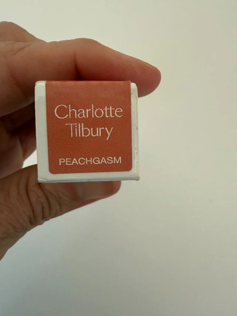 Charlotte Tilbury Glowgasm Beauty Light Wand Peachgasm